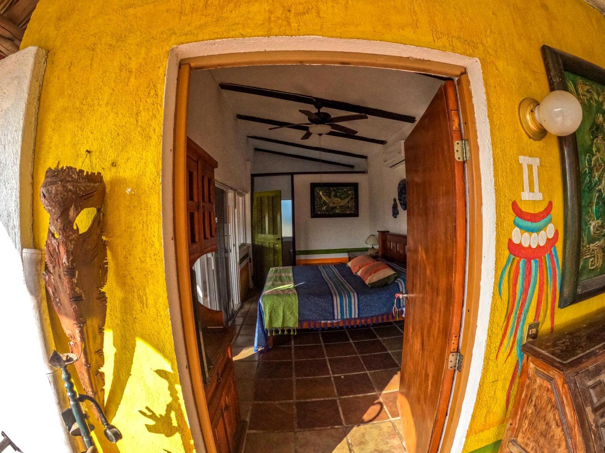 Casa Artista Bed & Breakfast Манзанило Екстериор снимка